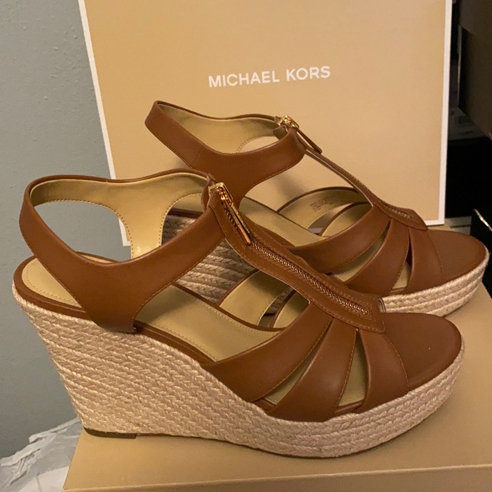 🆕 MK Berkeley Leather Wedges 9.5